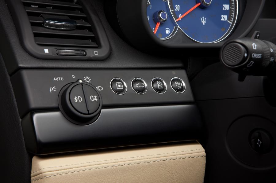  Maserati Quattroporte 2008 года  (фото 9 из 197)